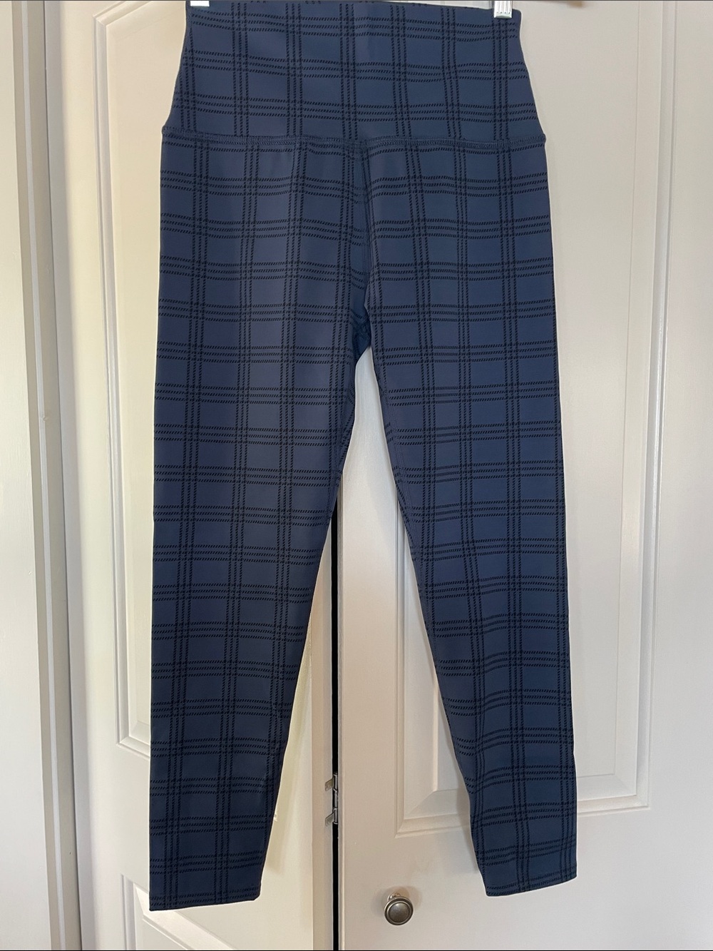 Beyond Yoga Navy Plaid Woman's leggings.  Never worn. Med.